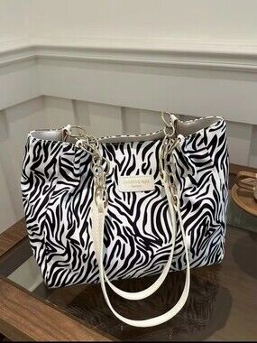 Charles & Keith Fashionable Striped Handbag Women's Large Capacity Shoulder Bag